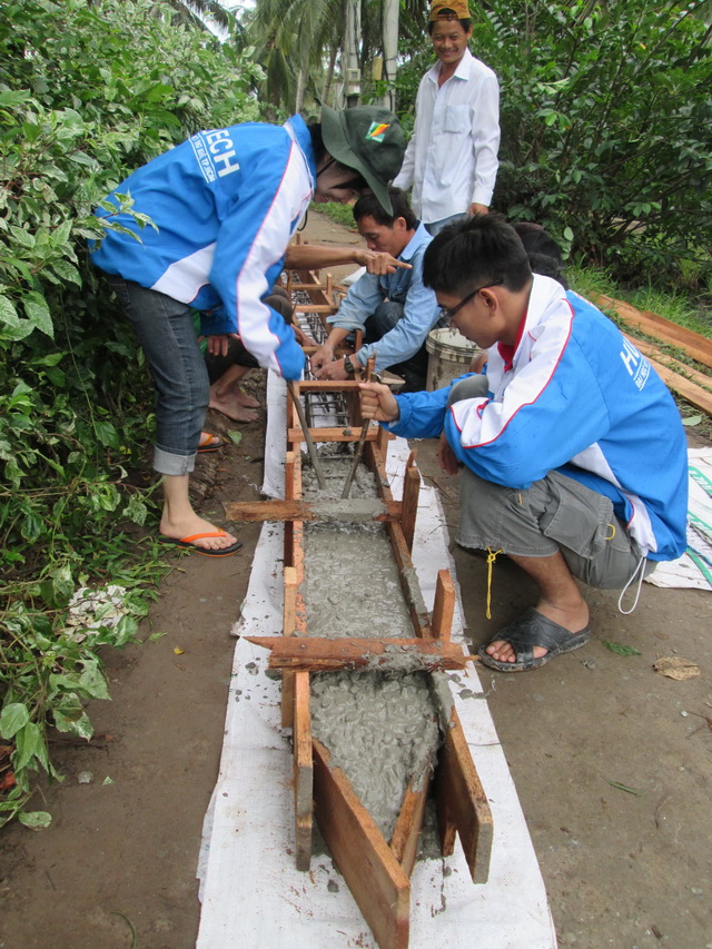 HUTECH khởi công xây dựng công trình thanh niên đầu tiên tại mặt trận huyện Thạnh Phú, tỉnh Bến Tre  35