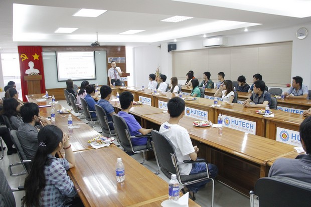 HUTECH khai giảng các lớp BBA 01 - khóa 2013 hợp tác cùng ĐH Lincoln (Hoa Kỳ), ĐH Mở Malaysia 8