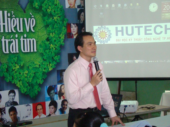 Diễn viên Chi Bảo và “hiểu về trái tim” ở HUTECH 5