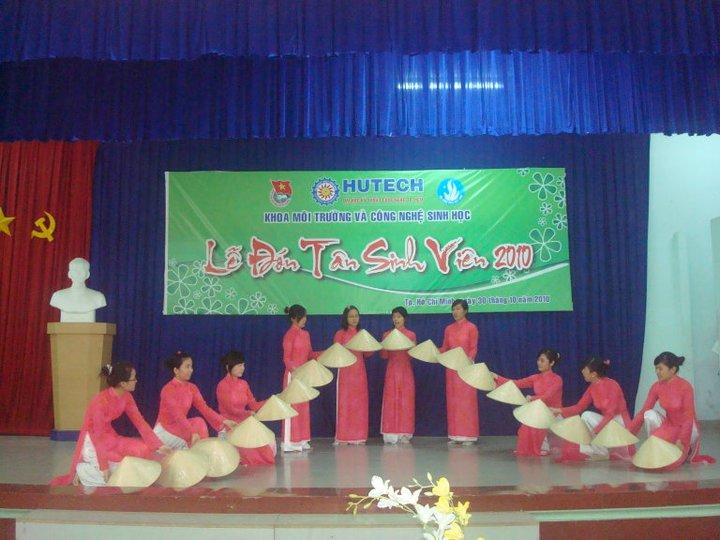 Tưng bừng Lễ đón Tân sinh viên Khóa 2010 của các Khoa tại HUTECH 4