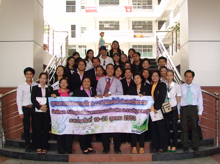 Sinh viên HUTECH gây ấn tượng đẹp với trường đại học của Thái Lan 11