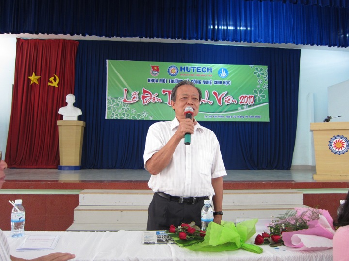 Tưng bừng Lễ đón Tân sinh viên Khóa 2010 của các Khoa tại HUTECH 22