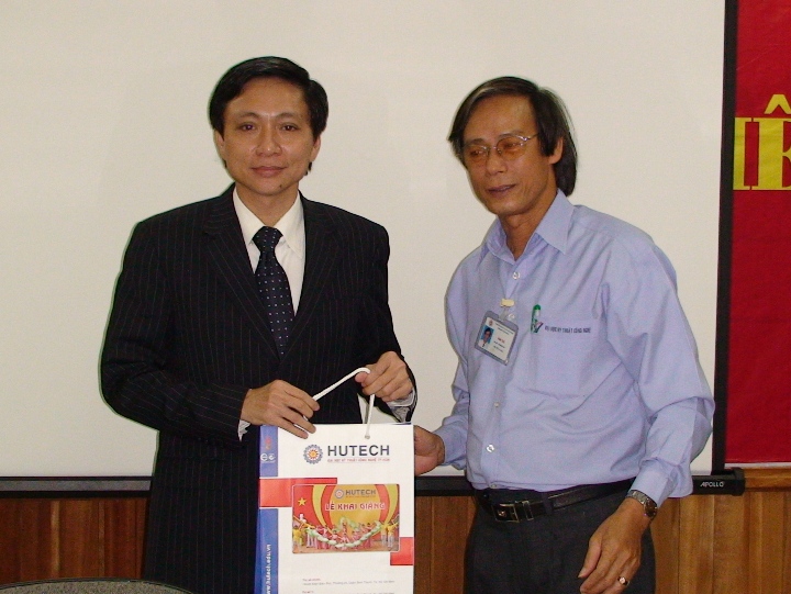 Tổng Giám đốc Uni-Bros mong muốn thúc đẩy hợp tác với HUTECH 13