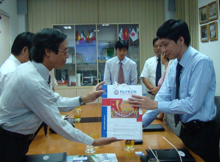 Thêm nhiều cơ hội việc làm cho sinh viên HUTECH 4