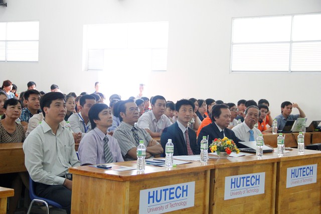 Các tập đoàn đa quốc gia hàng đầu Hoa Kỳ chia sẻ kinh nghiệm với Sinh viên TPHCM tại HUTECH  28
