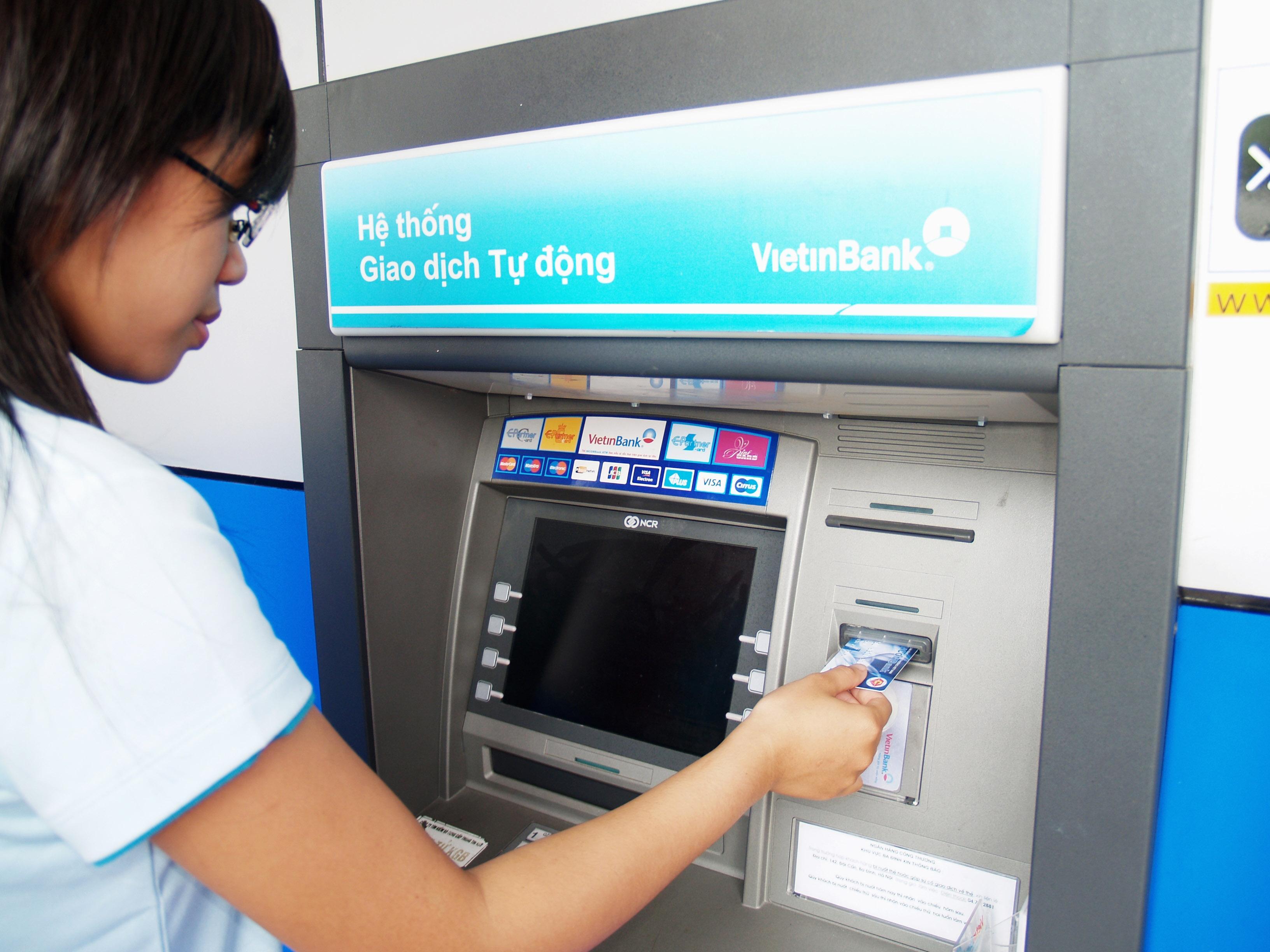 Thông báo Hỗ trợ kích hoạt và sử dụng thẻ ATM Vietinbank tại HUTECH 6