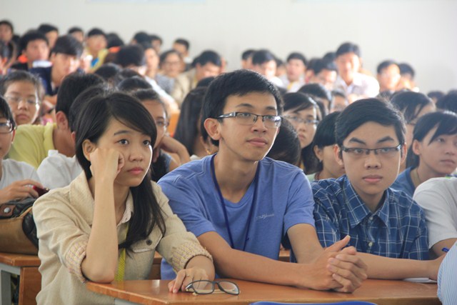 Greentech Club successfully organizes the seminar “Research and production of biopharmaceuticals in Vietnam” 10