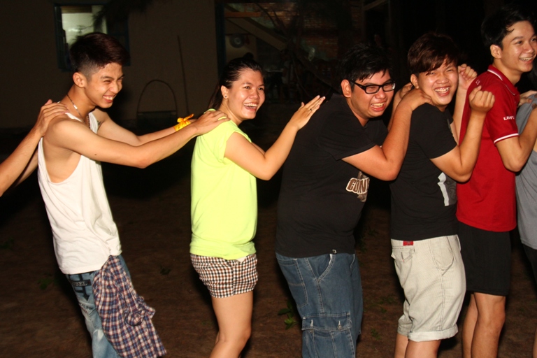 SV Quốc tế HUTECH sôi nổi cùng hành trình cắm trại tại Mũi Né 43