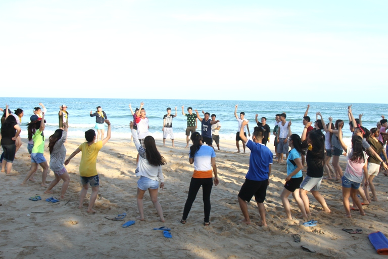 SV Quốc tế HUTECH sôi nổi cùng hành trình cắm trại tại Mũi Né 31