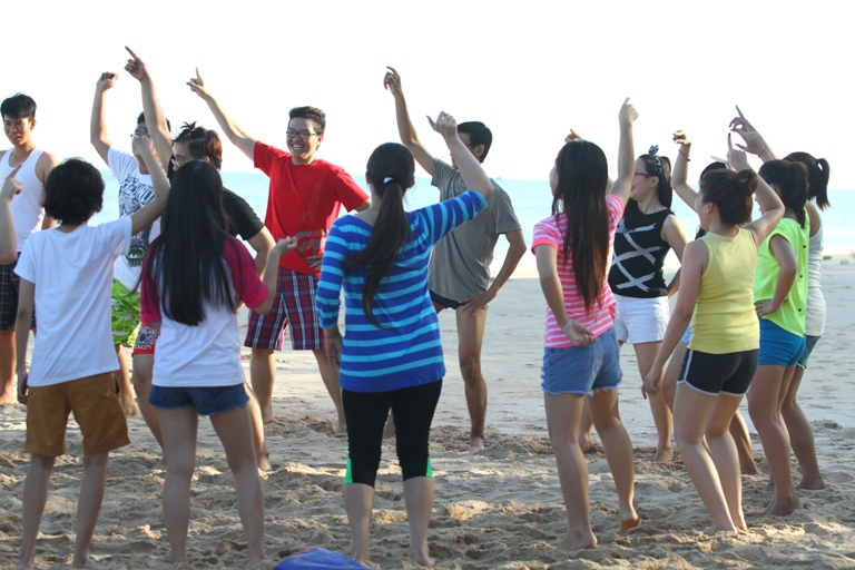 SV Quốc tế HUTECH sôi nổi cùng hành trình cắm trại tại Mũi Né 38