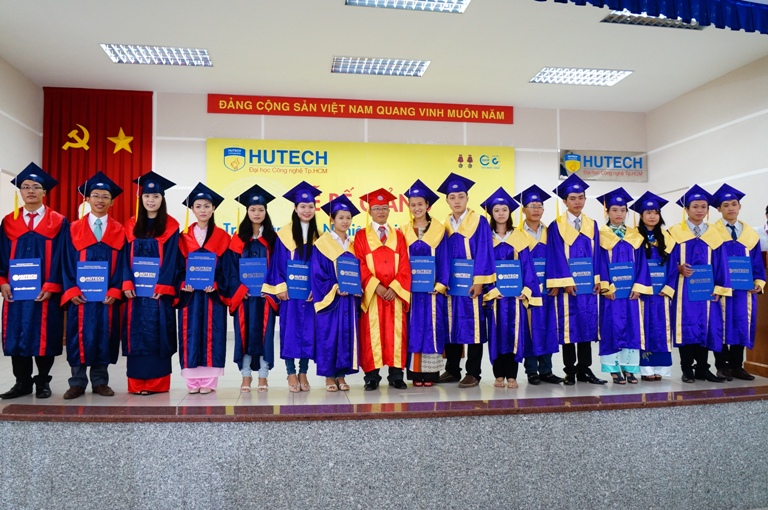 Khoa CNSH – TP – MT bế giảng và trao bằng tốt nghiệp cho các tân Kỹ sư  63