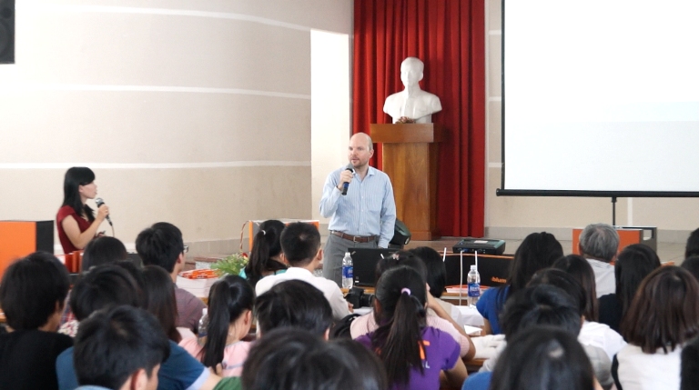 Trải nghiệm bổ ích tại Hội thảo Phụ kiện và Vật liệu Nội thất 21