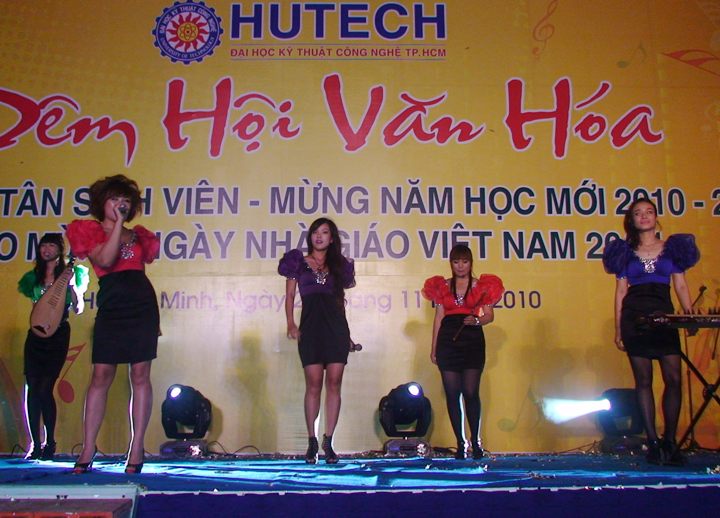 Nhộn nhịp loạt hoạt động chào mừng đã diễn ra đồng thời trong ngày Nhà giáo Việt Nam 23