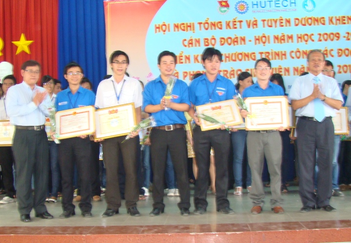 Tổng kết công tác Đoàn – Hội 2009-2010: khen thưởng 249 tập thể, cá nhân 21