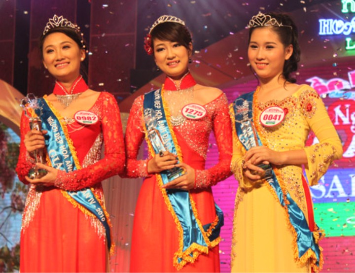 Ngô Huỳnh Bảo Ngọc (HUTECH student ) crowned Miss Cherry Blossom 2010 11