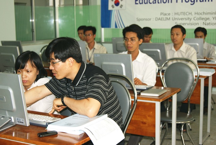 Khóa học nâng cao trình độ Công nghệ thông tin cho CB, GV, NV HUTECH 6