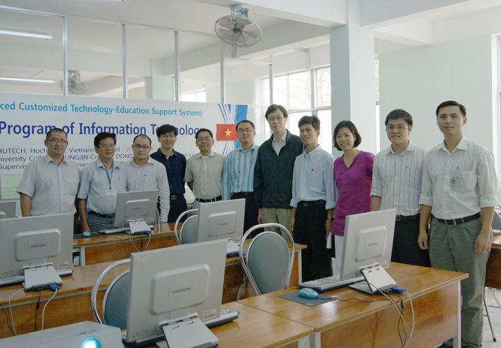 HUTECH receives the donation of 21 computers from three South Korean universities 20