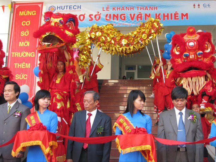HUTECH khánh thành cơ sở Ung Văn Khiêm nhân kỷ niệm 28 năm Ngày Nhà giáo Việt Nam 20/11/2010 20