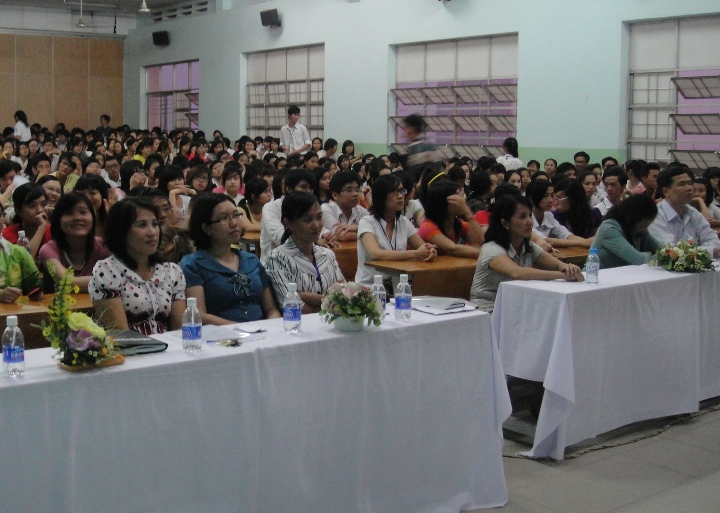 Tin tưởng vào các tân sinh viên khoa Kế toán - Tài Chính - Ngân hàng 14