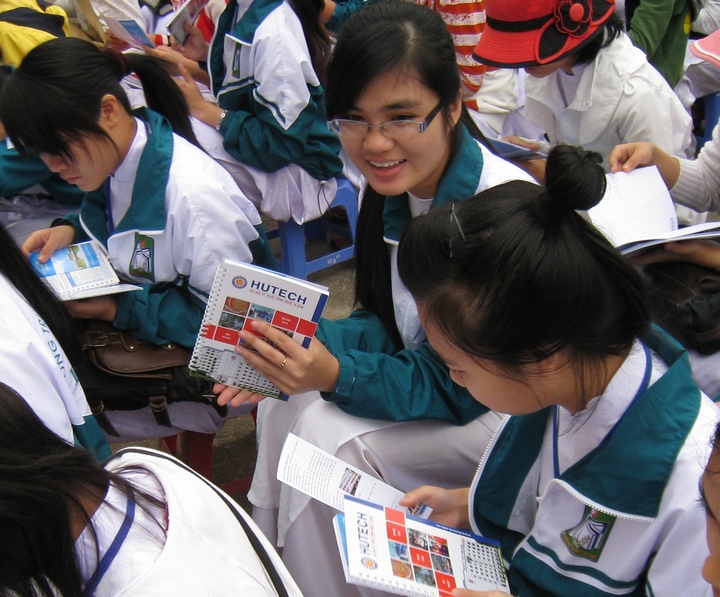 HUTECH hoàn thành giai đoạn 1 công tác Tư vấn Tuyển sinh 2011 22