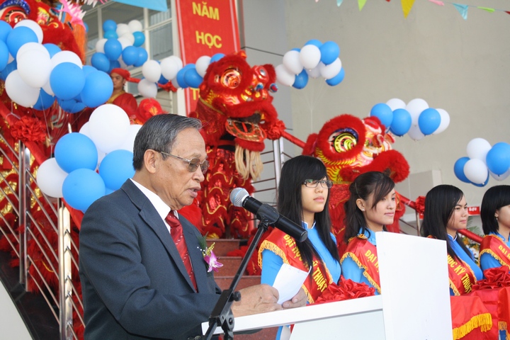 HUTECH khánh thành cơ sở Ung Văn Khiêm nhân kỷ niệm 28 năm Ngày Nhà giáo Việt Nam 20/11/2010 15