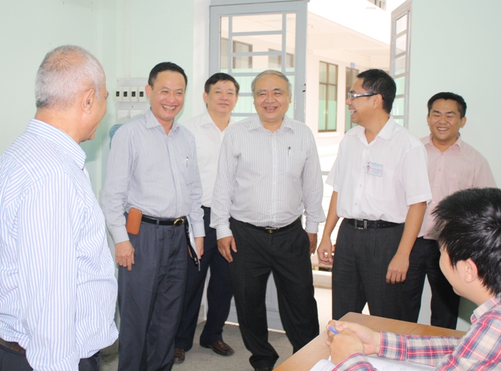 Cục trưởng Cục Đào tạo với nước ngoài Nguyễn Xuân Vang thăm và làm việc với HUTECH 7