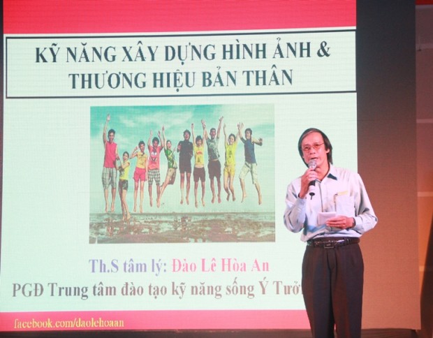 Hội thảo Kỹ năng vào đời – lần 2: “Xây dựng hình ảnh cá nhân” 24