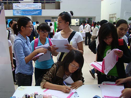 Trên 4000 đầu việc đang chờ đón SV HUTECH trong Ngày hội việc làm 12