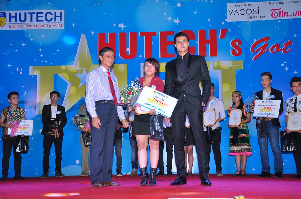 “Anh mù em câm…” giành Quán quân HUTECH’s Got TALENT 2013 82