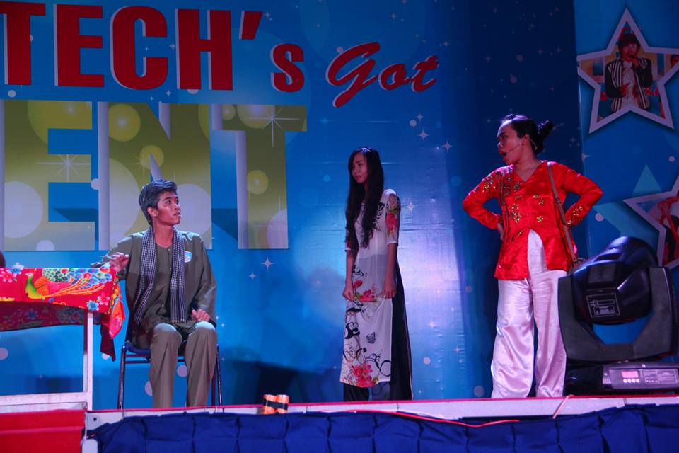 “Anh mù em câm…” giành Quán quân HUTECH’s Got TALENT 2013 39