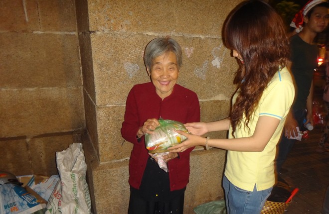 Hành động đẹp của Sinh viên HUTECH trong đêm Giáng sinh 38