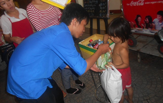  Hành động đẹp của Sinh viên HUTECH trong đêm Giáng sinh 43