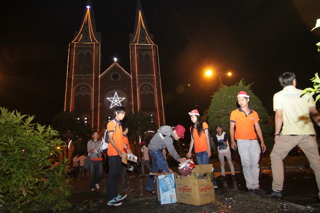  Hành động đẹp của Sinh viên HUTECH trong đêm Giáng sinh 30