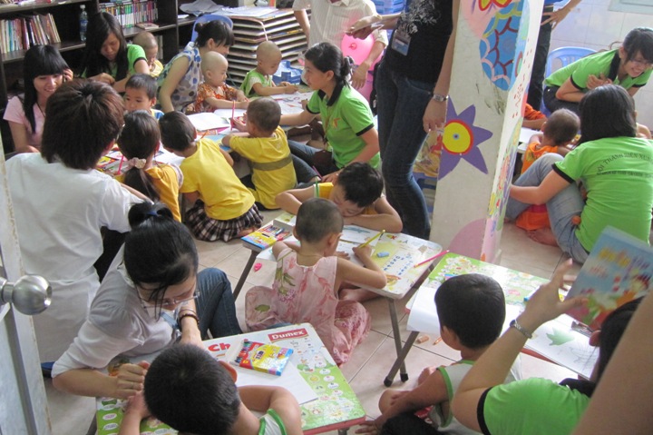 “Đong đầy yêu thương”cùng Người đẹp Hoa Anh Đào 2010 12
