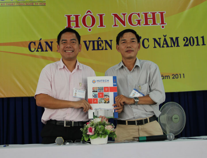 Hội nghị cán bộ - viên chức Đại học Kỹ thuật Công nghệ TP.HCM năm 2011 10