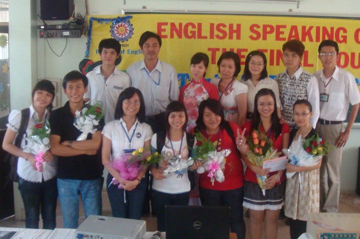 Sôi động cùng cuộc thi hùng biện tiếng Anh chào mừng kỷ niệm thành lập Trường 6