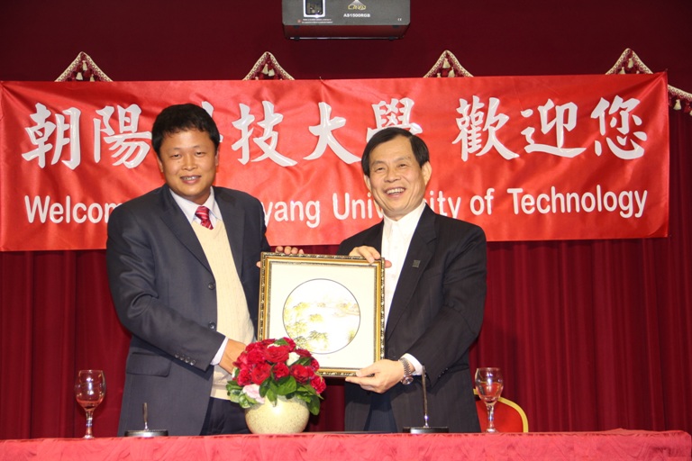 Chaoyang University of Technology (CYUT), Taiwan to visit and work in HUTECH 12