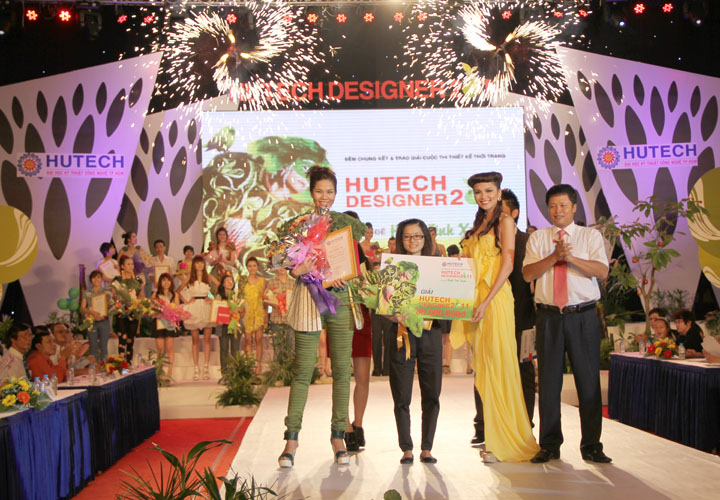 Bộ sưu tập “Thông điệp xanh” giành giải Nhất HUTECH DESIGNER 2011 16