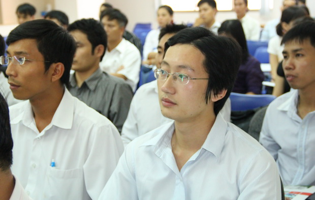 Opening ceremony of Master Programs (academic year 2011) at HUTECH 12