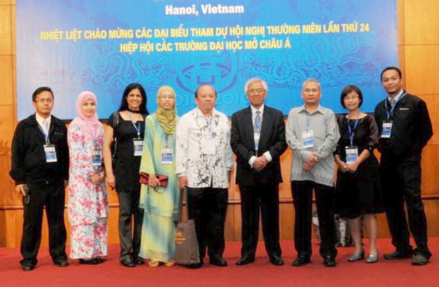 Cơ hội nhận bằng thạc sĩ quốc tế của ĐH Mở Malaysia(OUM) với chi phí thấp bất ngờ tại HUTECH 8