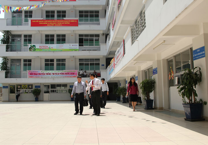 HUTECH tiếp đoàn đại biểu lấy ý kiến cho Dự thảo luật Giáo dục Đại học 32