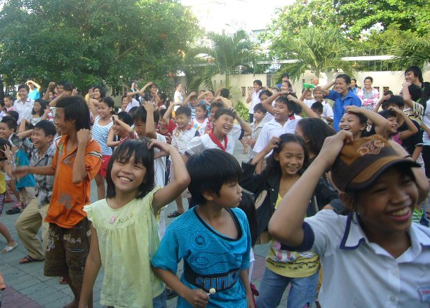Sinh viên HUTECH vui hội trăng rằm với thiếu nhi tại TP. Hồ Chí Minh và tỉnh Tiền Giang 4