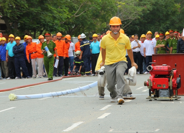 HUTECH tham gia Hội thao Kỹ thuật chữa cháy và cứu nạn, cứu hộ quận Bình Thạnh năm 2011 14