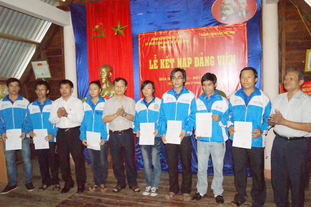 7 chiến sĩ HUTECH vinh dự kết nạp Đảng tại mặt trận tỉnh Đăk Nông 4