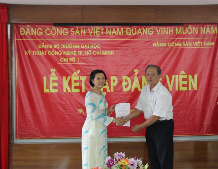 Chi bộ 1 (Các khoa Khối Kỹ thuật) kết nạp thêm 01 quần chúng ưu tú vào Đảng 5