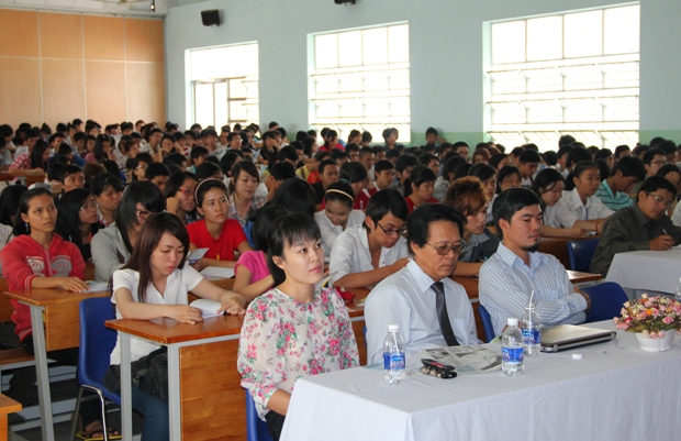 Khoa Trung cấp tổ chức sinh hoạt đầu khoá dành cho tân học sinh 4