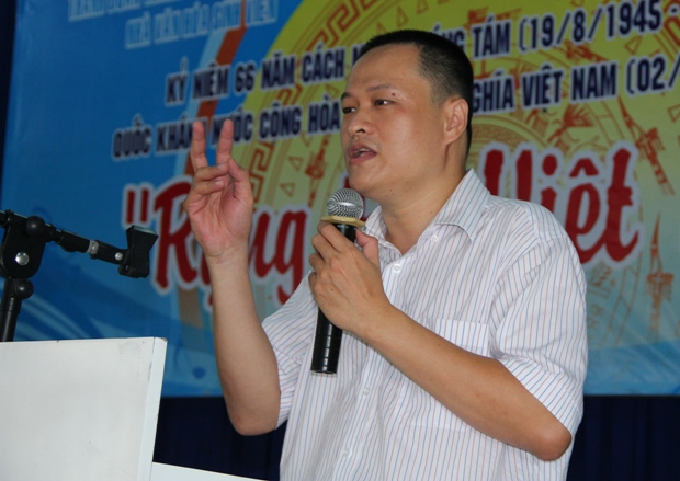 Khoa Trung cấp tổ chức sinh hoạt đầu khoá dành cho tân học sinh 11