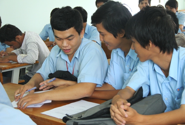 Nhiều doanh nghiệp quan tâm đến học sinh khoa Trung cấp của HUTECH 4