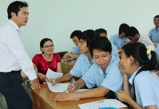 Nhiều doanh nghiệp quan tâm đến học sinh khoa Trung cấp của HUTECH 11