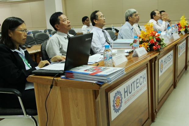 HUTECH tổ chức Lễ bảo vệ Luận văn Thạc sĩ ngành Công nghệ môi trường 17